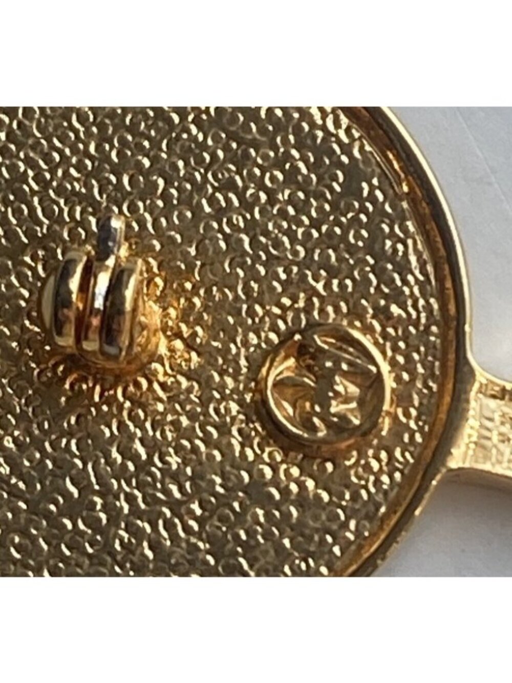 Vintage Banjo Brooch Gold Tone Lapel Pin String Instrument Whimsical Bluegrass - Picture 6 of 9